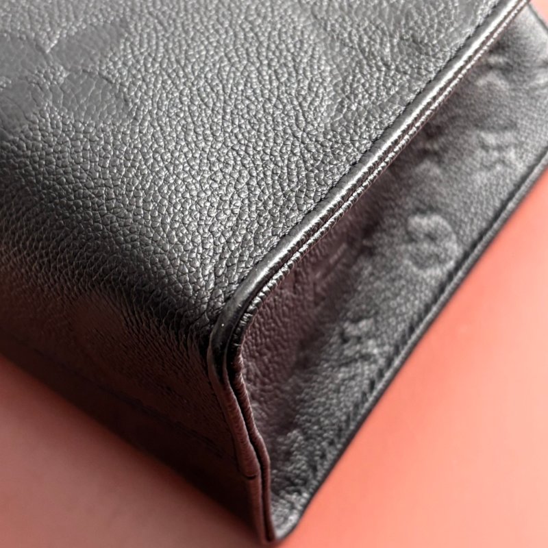 小款 ::LOUIS VUITTON:: LV OnTheGo PM 黑色Monogram Empreinte 壓花皮革手提包 托特包 斜背包 肩背包-6