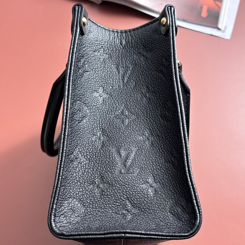 小款 ::LOUIS VUITTON:: LV OnTheGo PM 黑色Monogram Empreinte 壓花皮革手提包 托特包 斜背包 肩背包-10