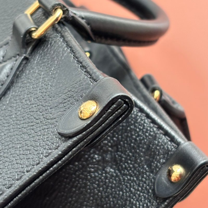 小款 ::LOUIS VUITTON:: LV OnTheGo PM 黑色Monogram Empreinte 壓花皮革手提包 托特包 斜背包 肩背包-19