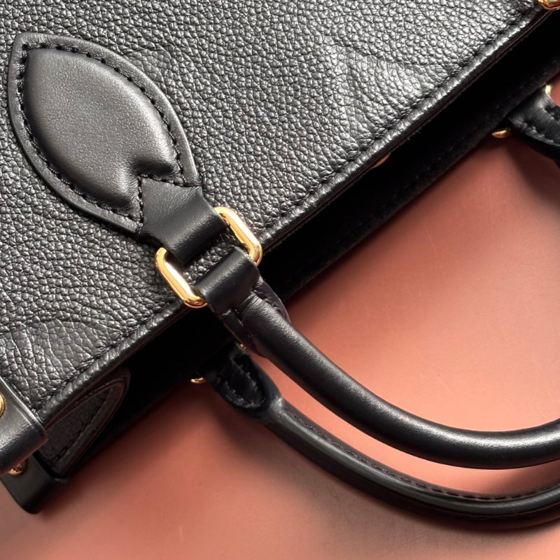 小款 ::LOUIS VUITTON:: LV OnTheGo PM 黑色Monogram Empreinte 壓花皮革手提包 托特包 斜背包 肩背包-24