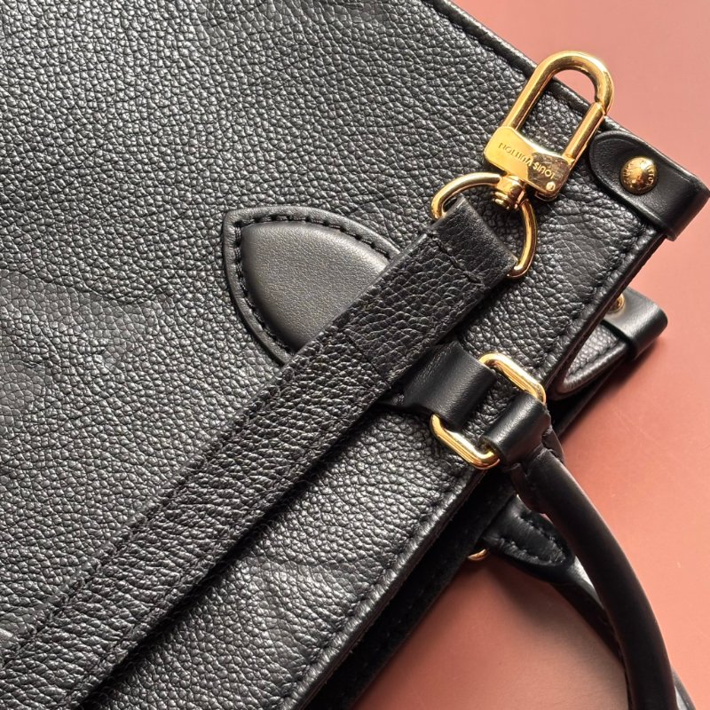 小款 ::LOUIS VUITTON:: LV OnTheGo PM 黑色Monogram Empreinte 壓花皮革手提包 托特包 斜背包 肩背包-26