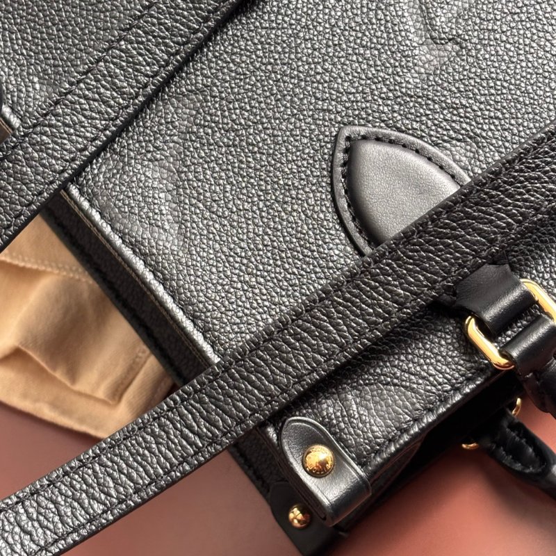 小款 ::LOUIS VUITTON:: LV OnTheGo PM 黑色Monogram Empreinte 壓花皮革手提包 托特包 斜背包 肩背包-27