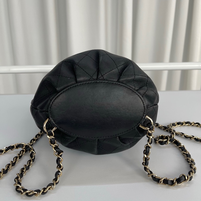Chanel 黑金菱格水桶雙肩包-8