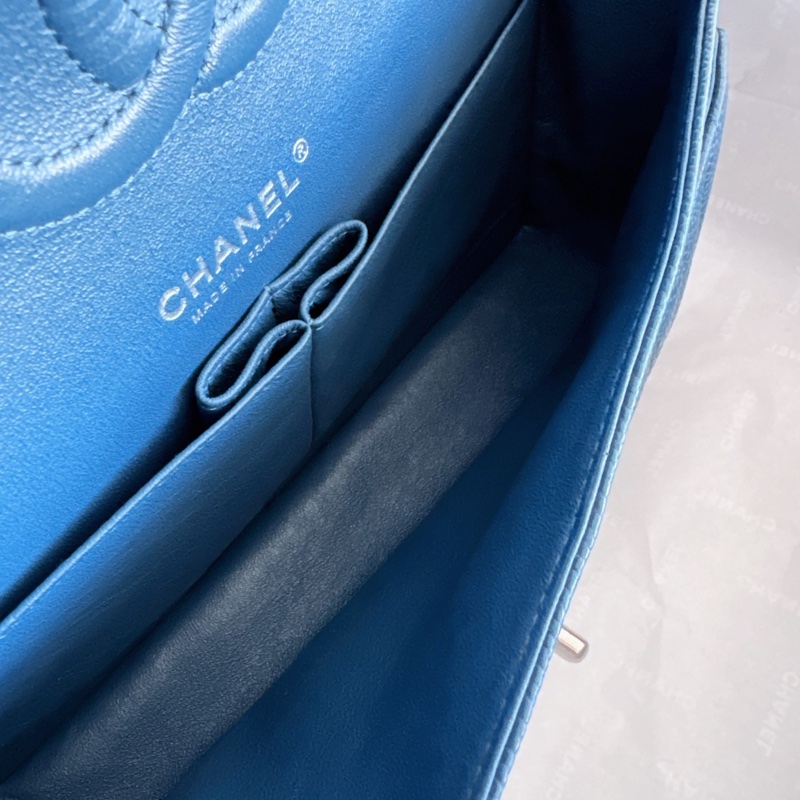 Chanel 藍銀V 紋CF-9