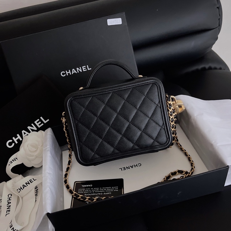 Chanel 黑金魚子醬相機包-3