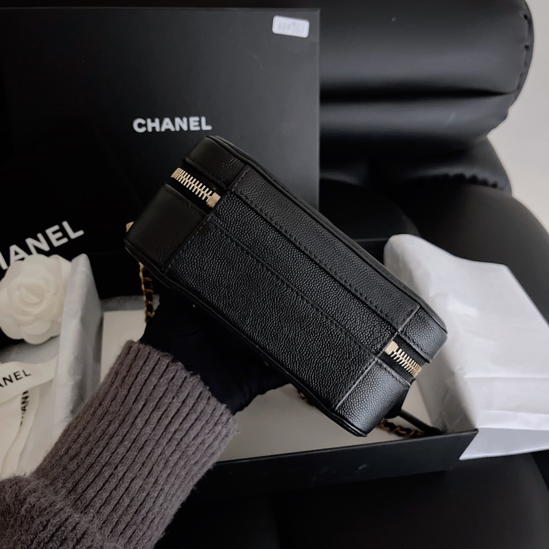Chanel 黑金魚子醬相機包-4