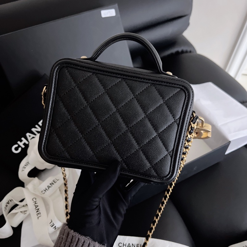 Chanel 黑金魚子醬相機包-6