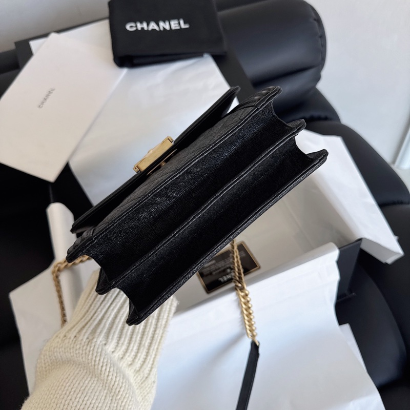 Chanel 黑金豎版Leboy-4