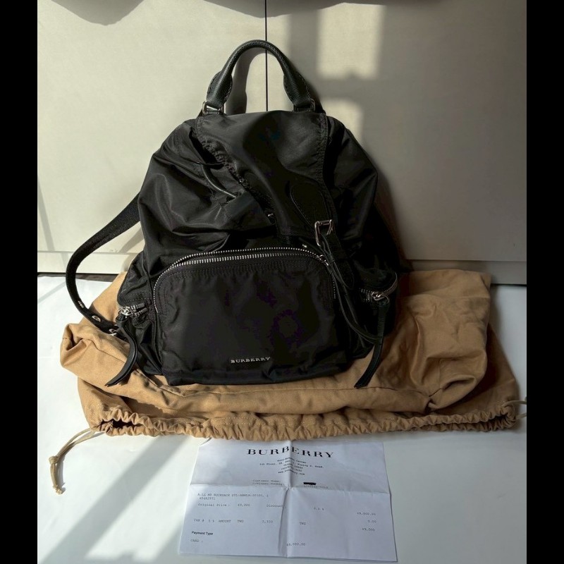 Burberry 黑帆布三口袋後背背包-3