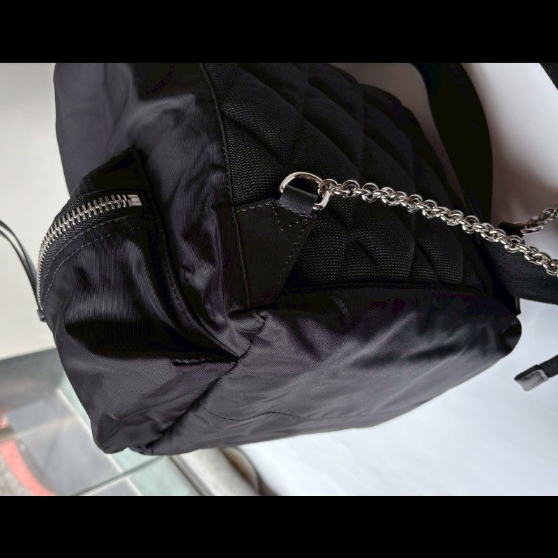 Burberry 黑帆布三口袋後背背包-11