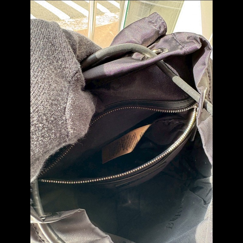 Burberry 黑帆布三口袋後背背包-15