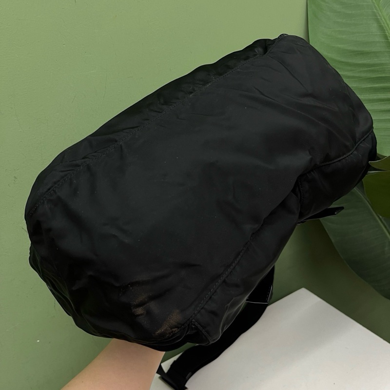 Prada普拉達黑色降落傘布 郵差包 尺寸約32x25-10
