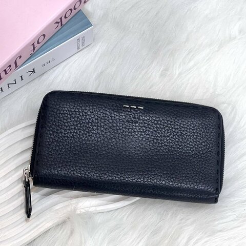FENDI 7194728 黑牛皮Selleriaㄇ拉長夾
