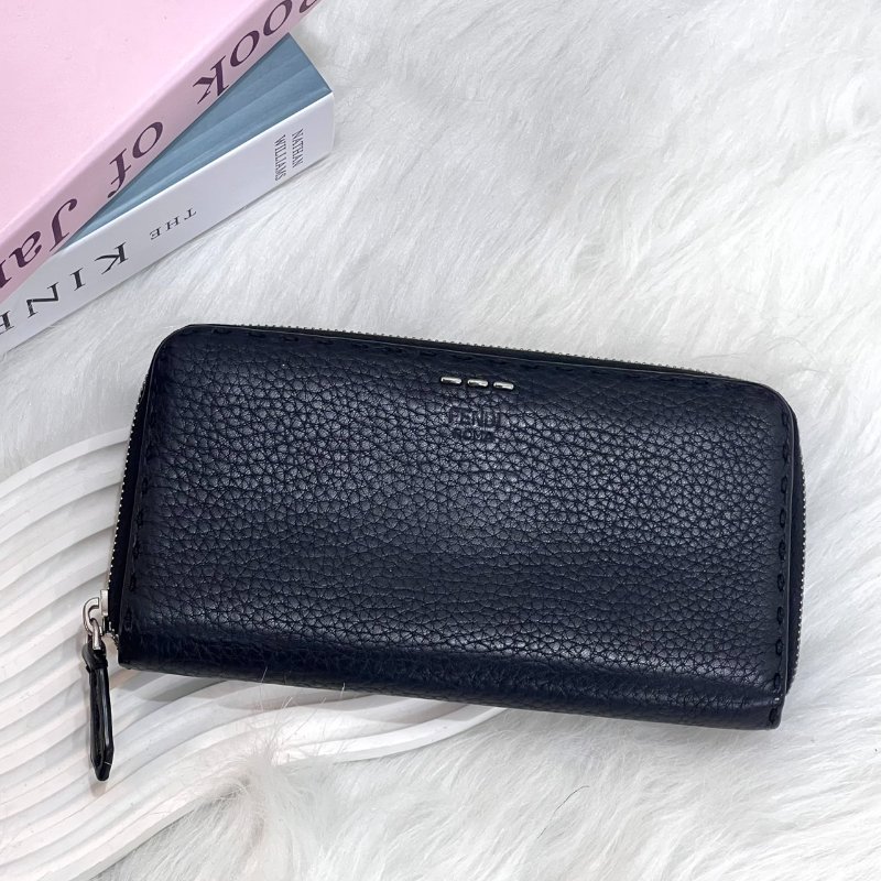 FENDI 7194728 黑牛皮Selleriaㄇ拉長夾-0