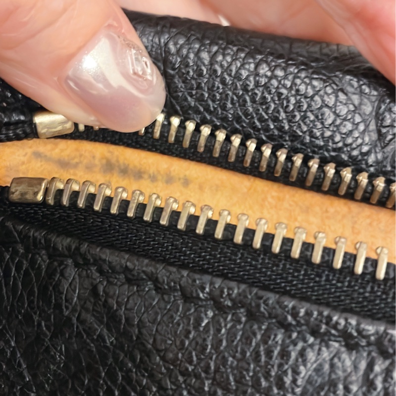 平台最低價櫃上新款✨LV路易威登LOUIS VUITTON BUMBAG 全黑色皮革壓紋logo 腰包胸包-13