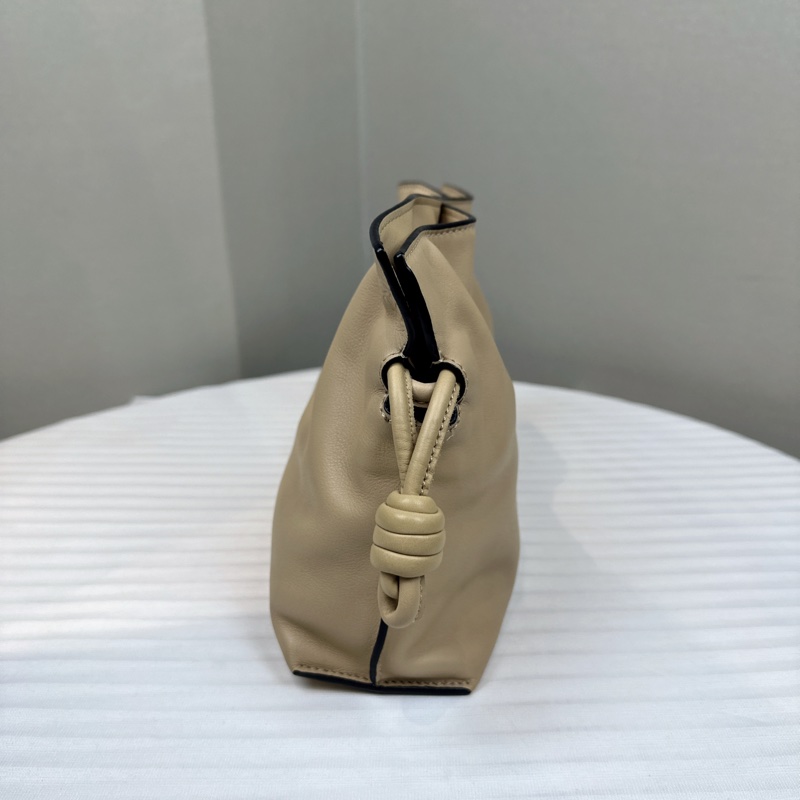 99新 羅意威/Loewe Mini Flamenco Clutch 牛皮手拿包 金色鏈條款可肩背24x9x18cm-4