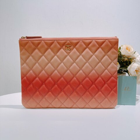 TW4659 Chanel 香奈兒經典拉鍊手拿包包Classic Medium Pouch Caviar
