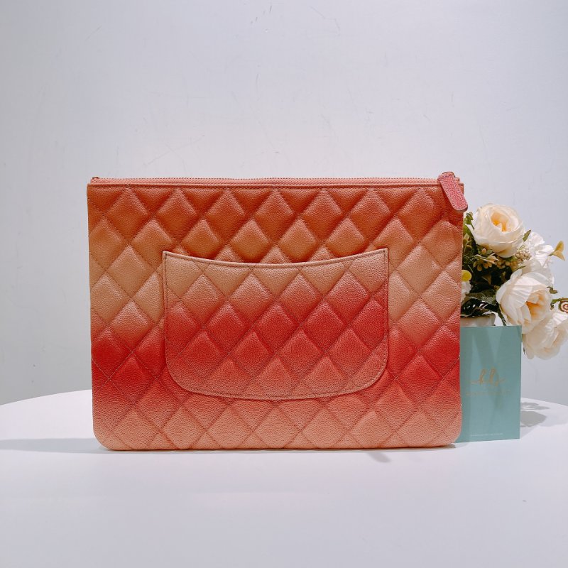 TW4659 Chanel 香奈兒經典拉鍊手拿包包Classic Medium Pouch Caviar-1