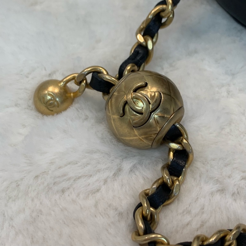 高級感Chanel 金球圓餅Rould clutch小包斜孭袋-4