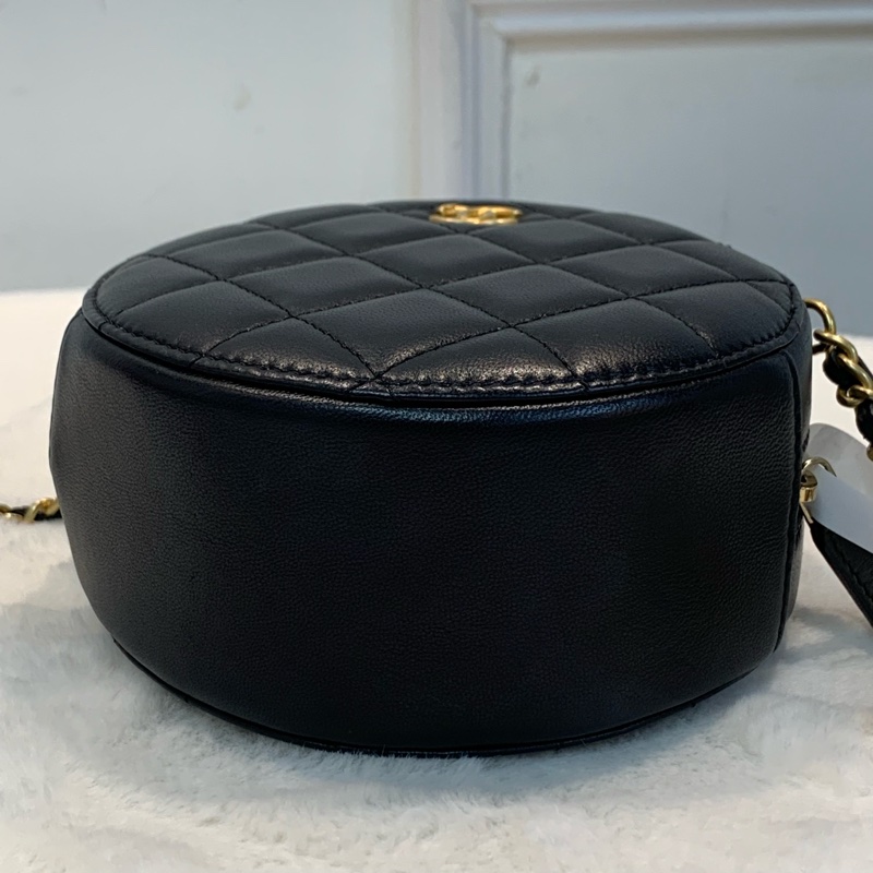 高級感Chanel 金球圓餅Rould clutch小包斜孭袋-6