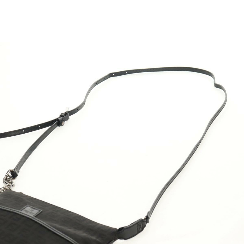 【日本直送】FENDI Zucchino帆布單肩包 黑色 銀色 正品 am9929V-13