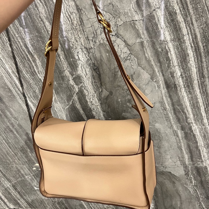 TOD’S T-Timeless 中號 T字綴飾可調整背帶小牛皮翻蓋手提包 奶茶色-16