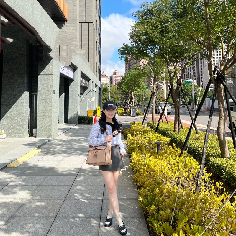 TOD’S T-Timeless 中號 T字綴飾可調整背帶小牛皮翻蓋手提包 奶茶色-20