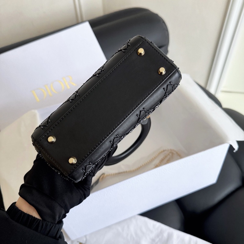 Dior 釘珠刺繡三格戴妃包-5