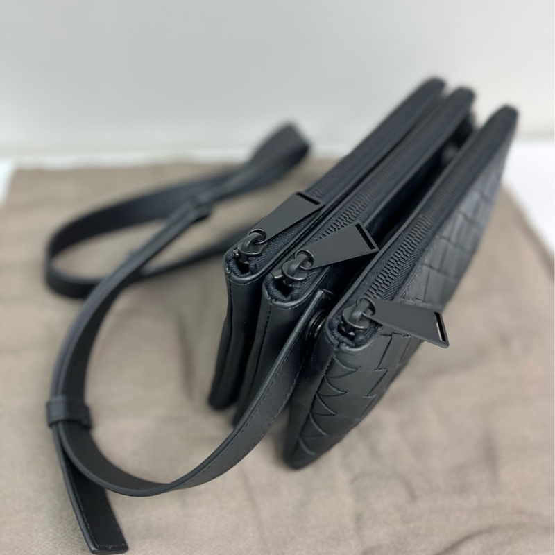 BOTTEGA VENETA  斜挎包-1