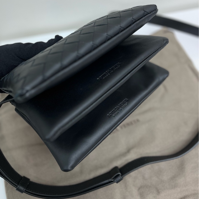 BOTTEGA VENETA  斜挎包-5