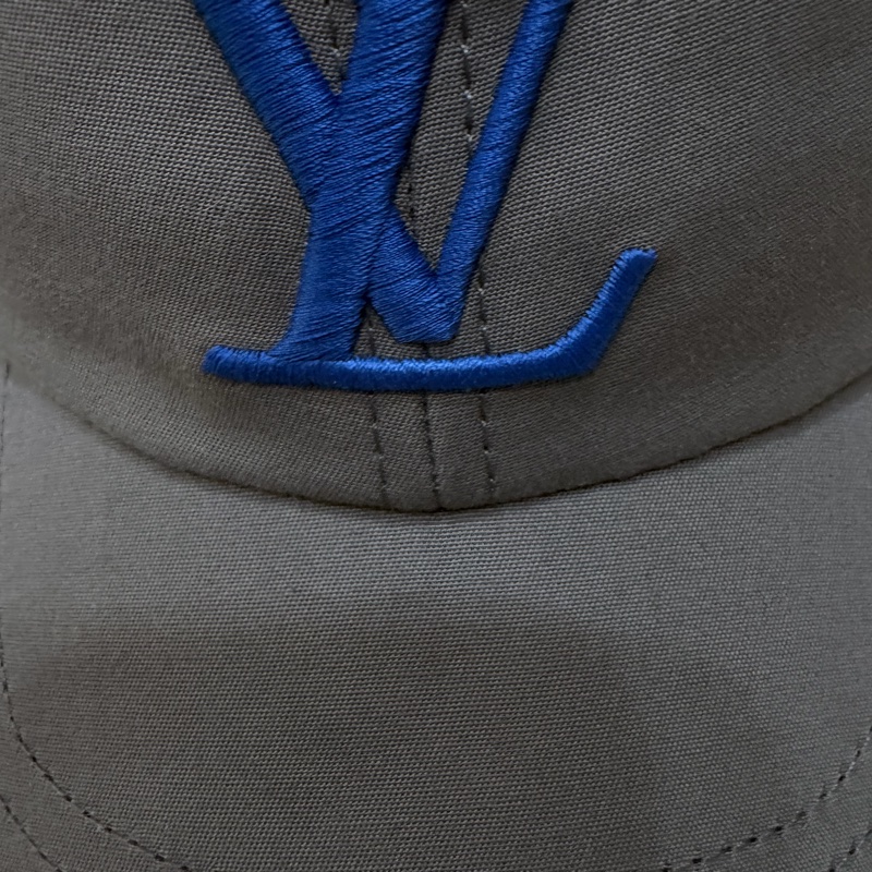 M7715M Only LV 棒球帽 Louis Vuitton LV 老花刺繡棒球帽|灰色藍字-1