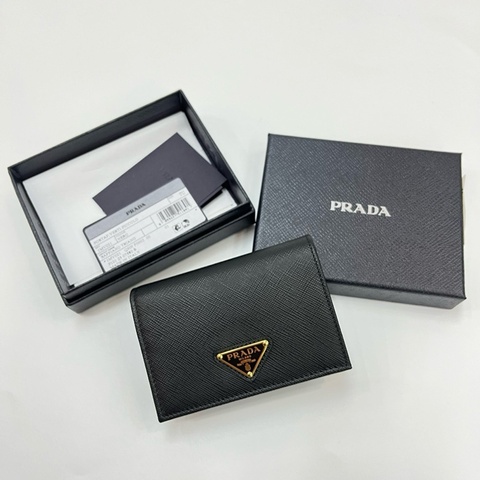 PRADA ～经典款小錢包卡包 #1MV021 QHH F0002
