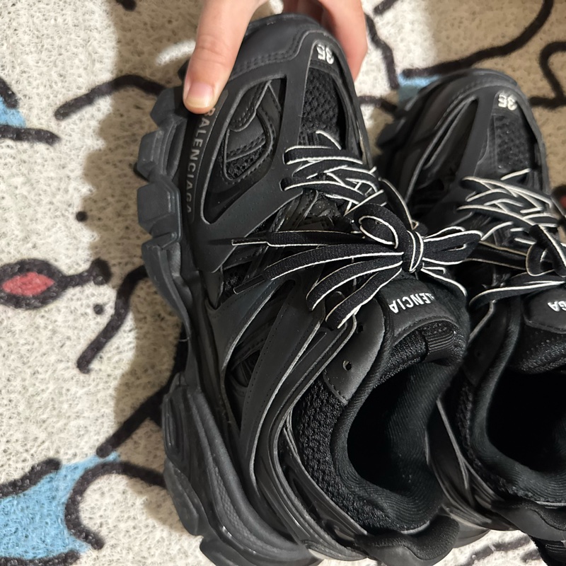 巴黎世家 track-1