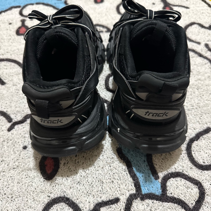 巴黎世家 track-2