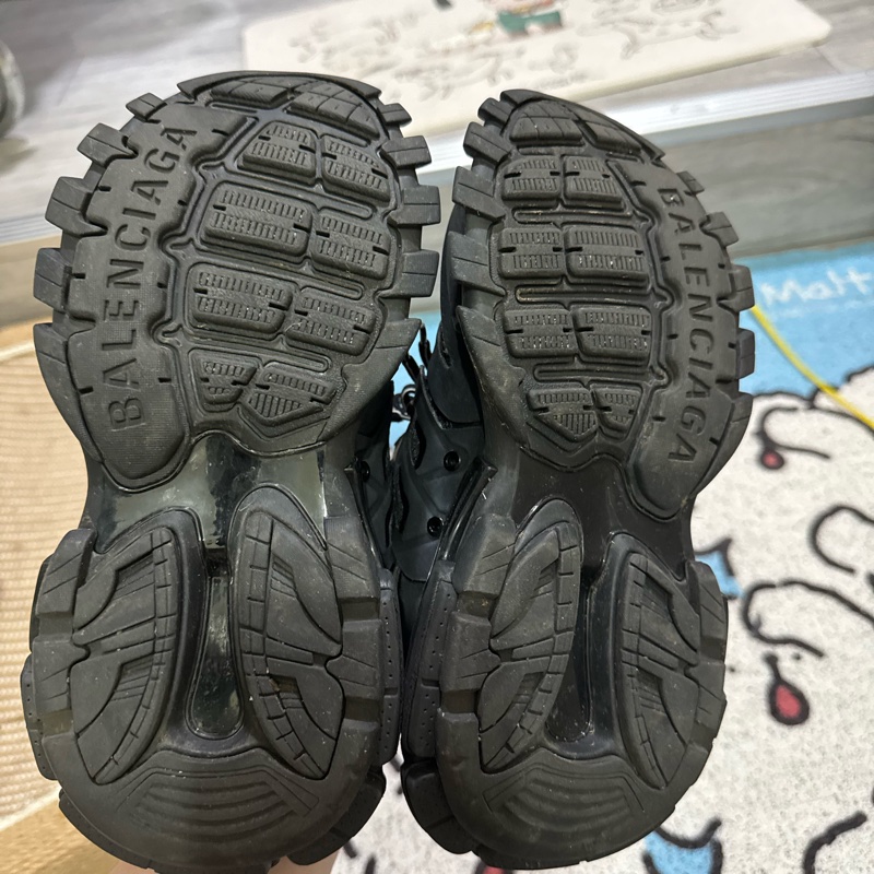 巴黎世家 track-8