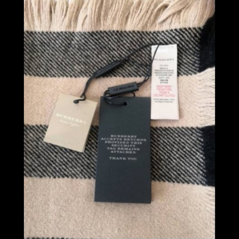 原價2萬2／全新／Burberry ／時尚女神羊毛圍巾圍脖-7