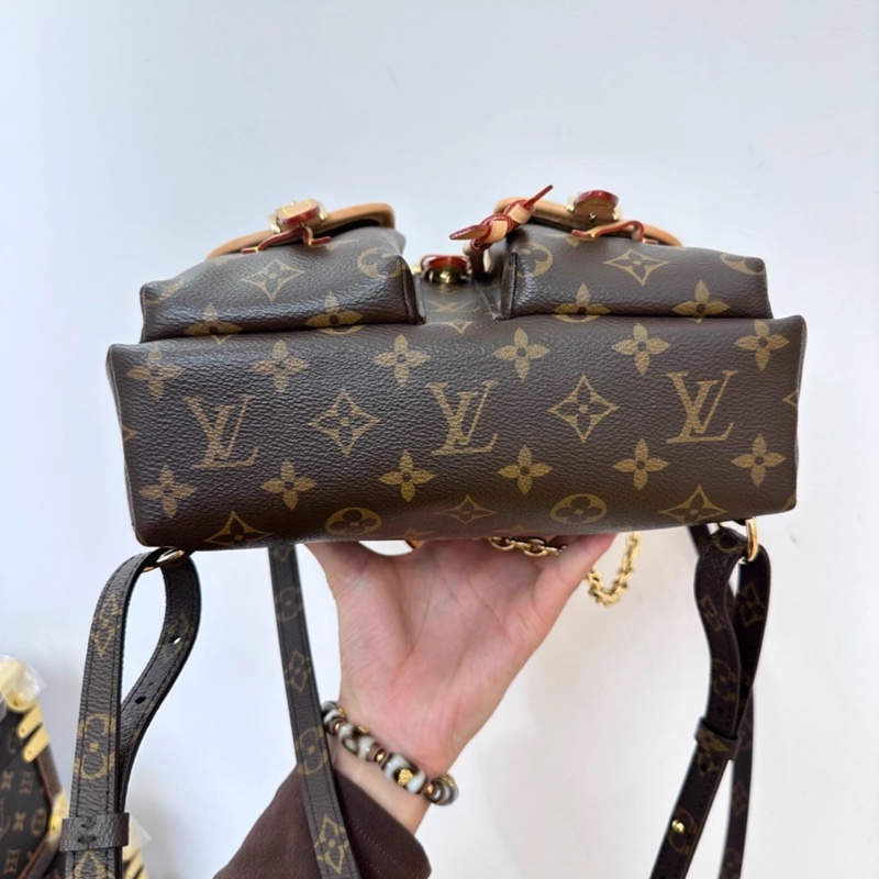 Louis Vuitton excursion pm 青蛙雙肩背包-4