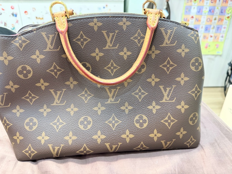 LV 經典老花鎖頭手提袋-6
