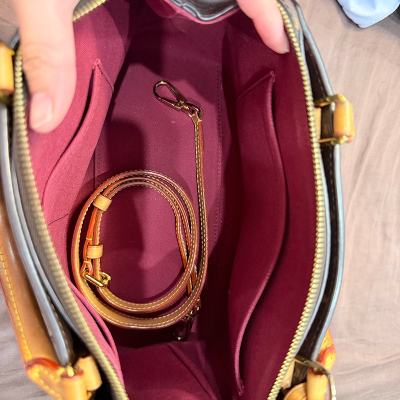 LV 經典老花鎖頭手提袋-9