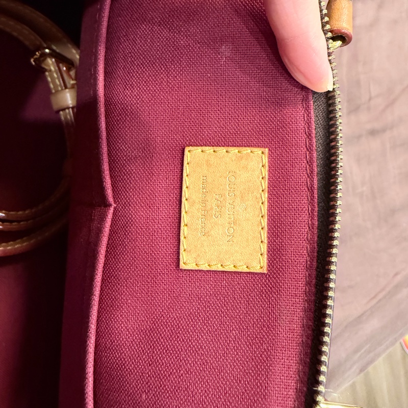 LV 經典老花鎖頭手提袋-10