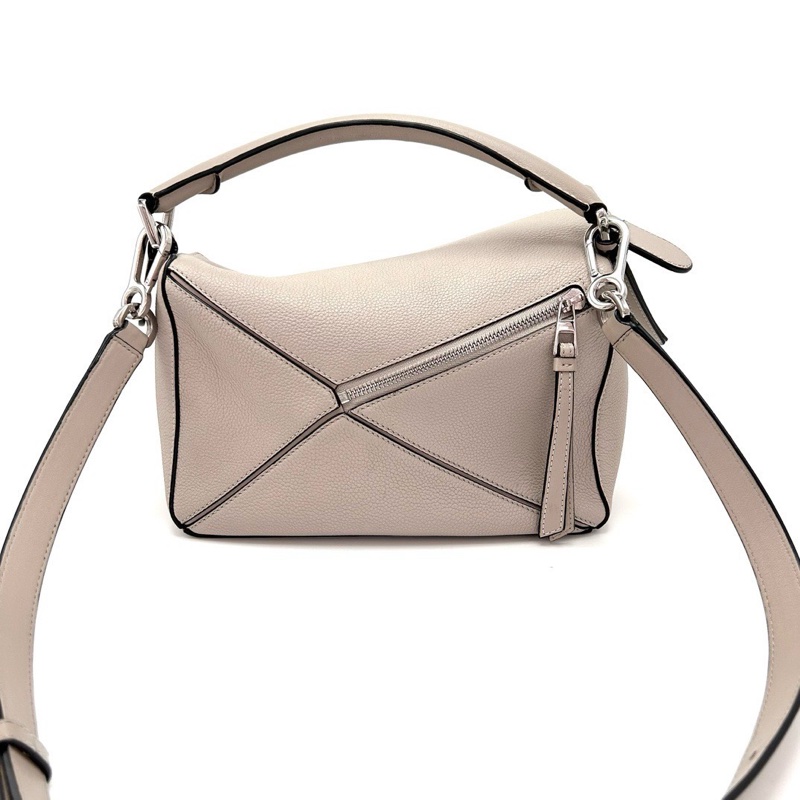 LOEWE 灰色Puzzle小號肩背斜背包24.5*16*10 98新配件塵袋-6