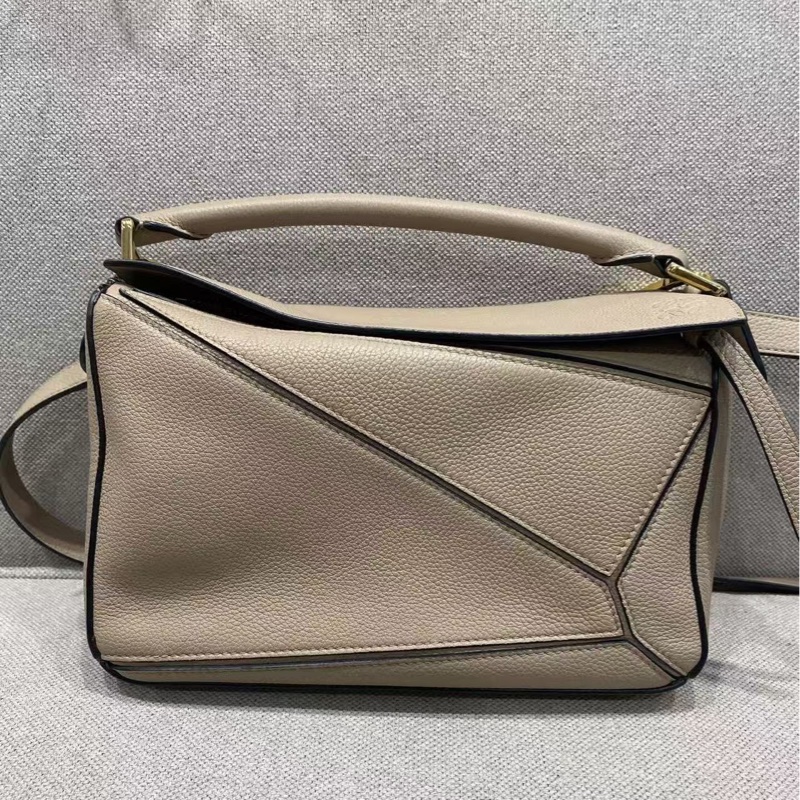 LOEWE 灰色Puzzle小號肩背斜背包24.5*16*10 98新配件塵袋-2