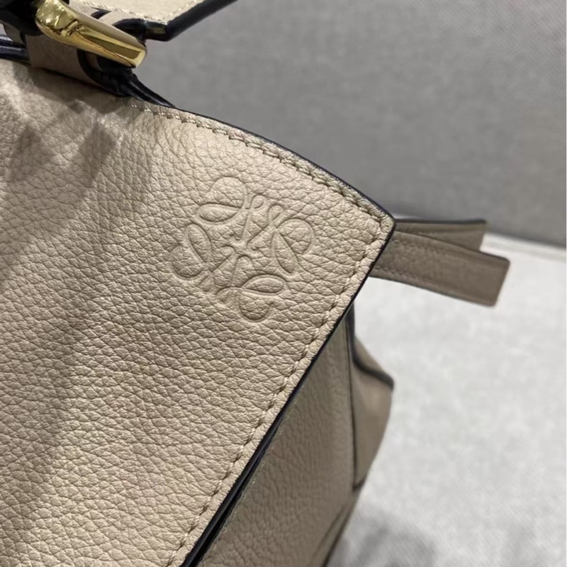 LOEWE 灰色Puzzle小號肩背斜背包24.5*16*10 98新配件塵袋-4