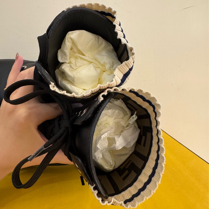 Fendi黑皮革咖老花襪套靴子🥾-14