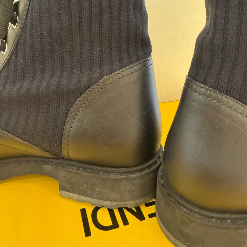 Fendi黑皮革咖老花襪套靴子🥾-16