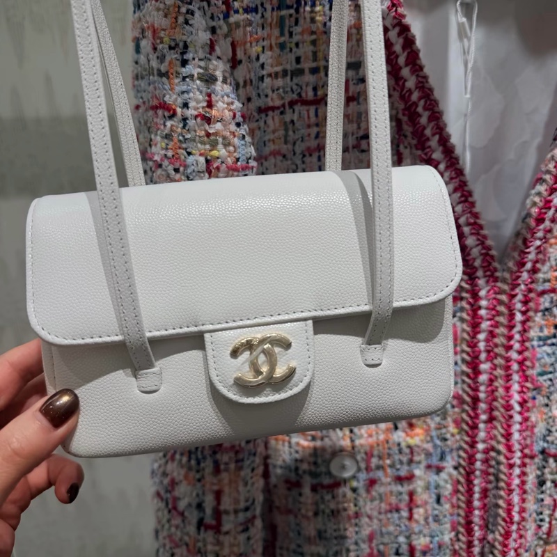 Chanel 26P mini Preppy Coco 白色牛皮 Jennie同款-1