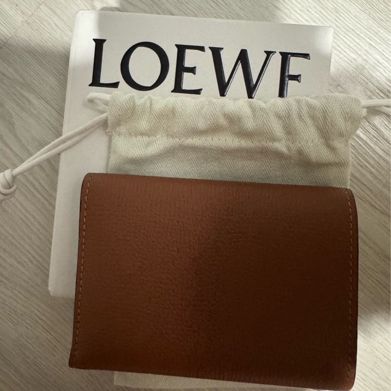 LOEWE Anagram三摺短夾-1