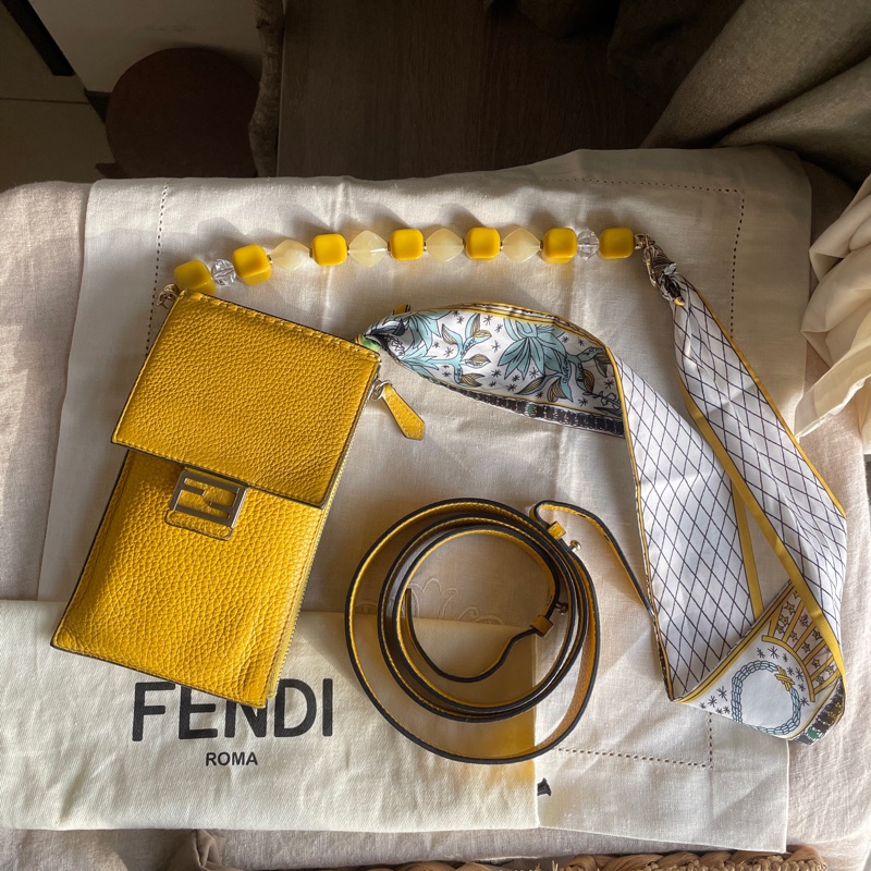 Fendi 🌟手機包/斜背包/ 肩背包/卡包/錢包/腰包/WOC🌟正品🌟況不錯🌟男女皆可🌟黃色招財-1