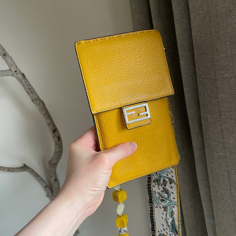 Fendi 🌟手機包/斜背包/ 肩背包/卡包/錢包/腰包/WOC🌟正品🌟況不錯🌟男女皆可🌟黃色招財-5