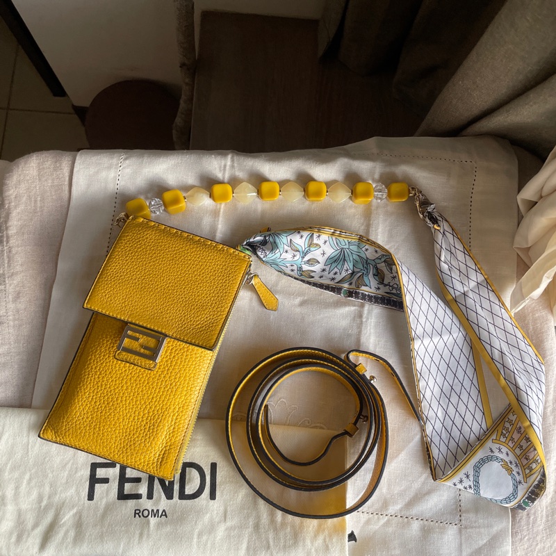 Fendi 🌟手機包/斜背包/ 肩背包/卡包/錢包/腰包/WOC🌟正品🌟況不錯🌟男女皆可🌟黃色招財-19